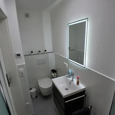Hostal Hub 18 - Mit Balkon *