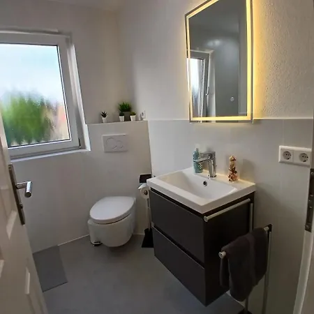 Hub 18 - Mit Balkon Hostal *