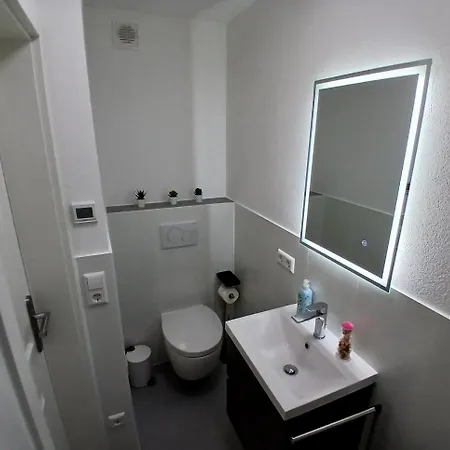 Hostal Hub 18 - Mit Balkon